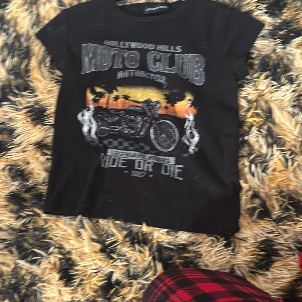 Tilly's Black and Orange Graphic Fitted Crop Top